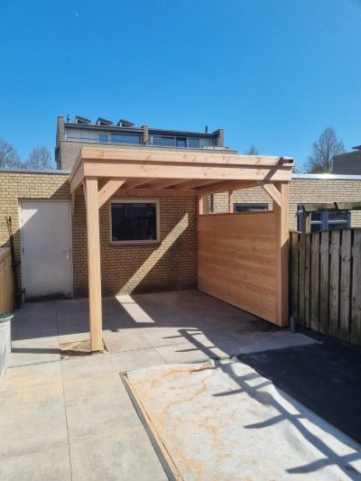 Vrijstaand of tegen de woning